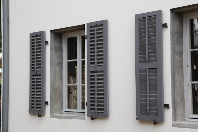 חלונות ותריסים במתחם שרונה 2