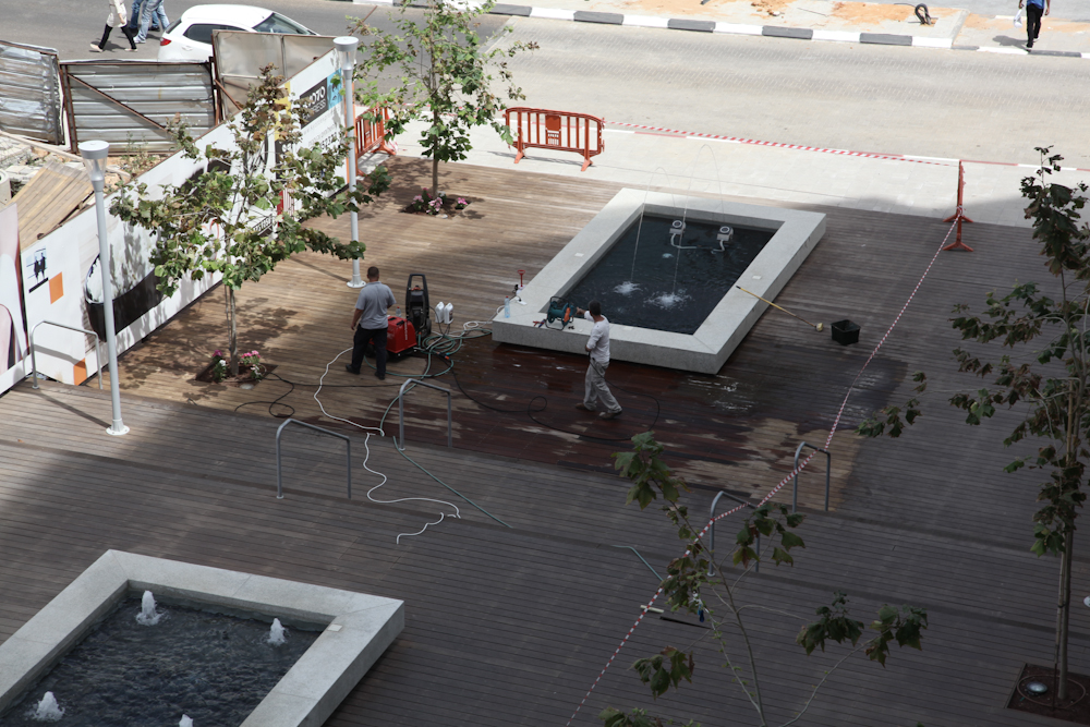 חידוש דק היטק פארק