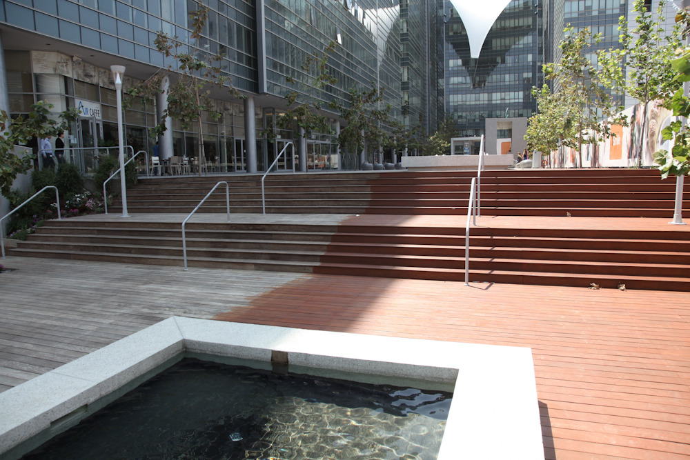 חידוש דק היטק פארק