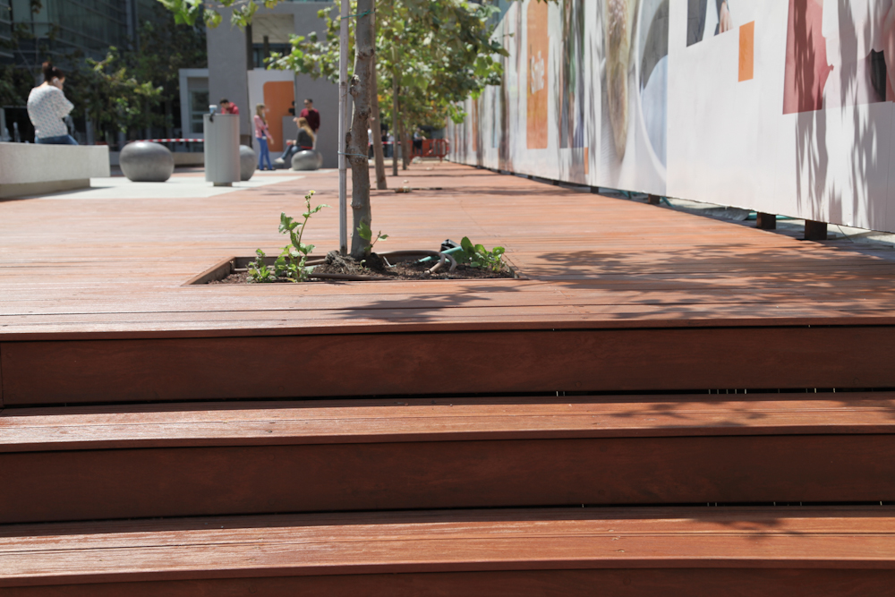 חידוש דק היטק פארק