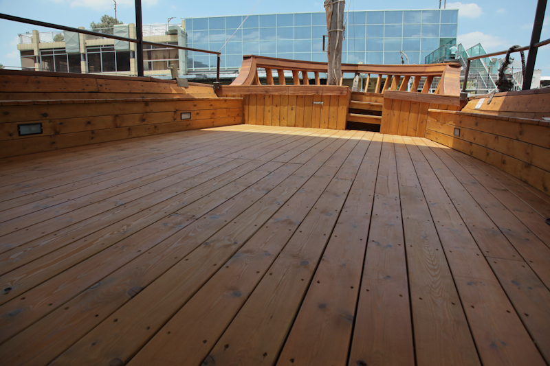 סירות עץ בכנרת