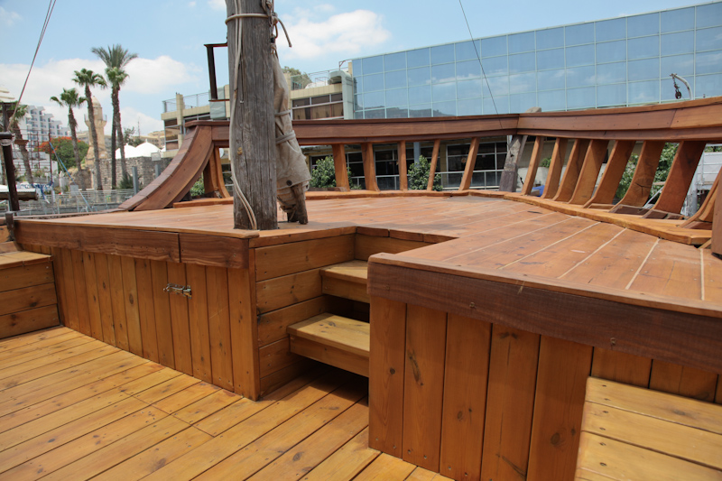 סירות עץ בכנרת