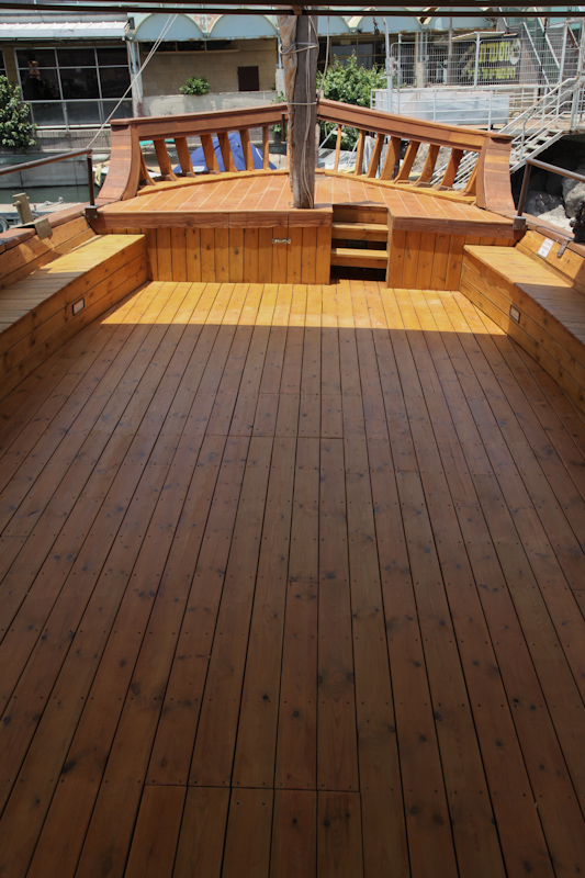 סירות עץ בכנרת