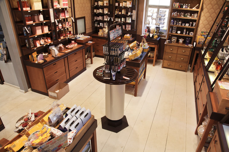 חנות Loccitane מתחם שרונה