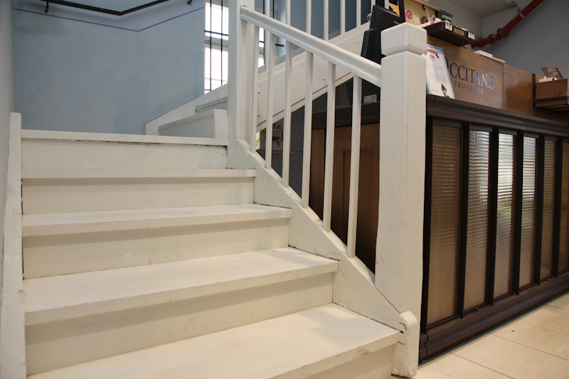 חנות Loccitane מתחם שרונה