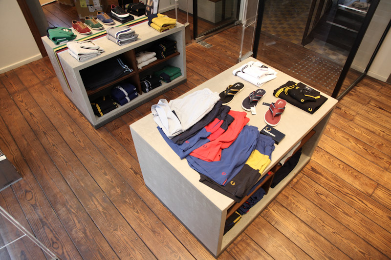 חנות Fred Perry מתחם שרונה