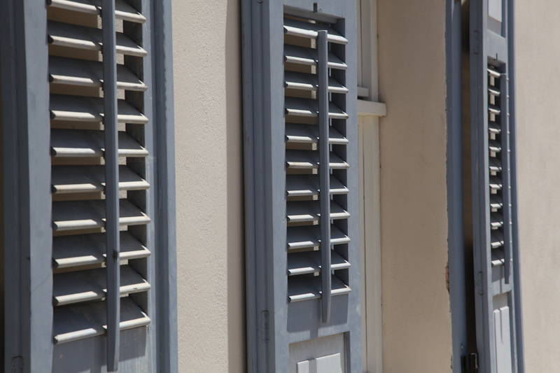 חלונות ותריסים במתחם שרונה 2