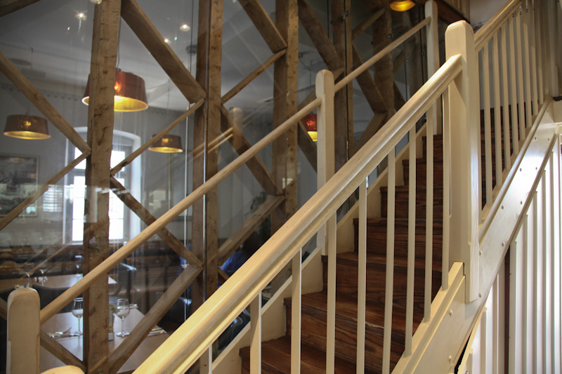 רצפות ותקרות פנים במתחם שרונה 2