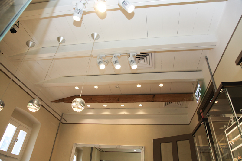 רצפות ותקרות פנים במתחם שרונה 1