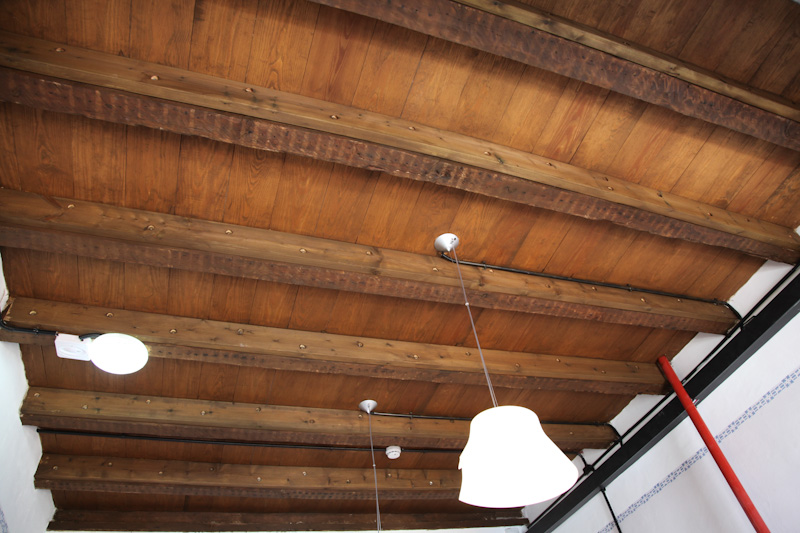 רצפות ותקרות פנים במתחם שרונה 1