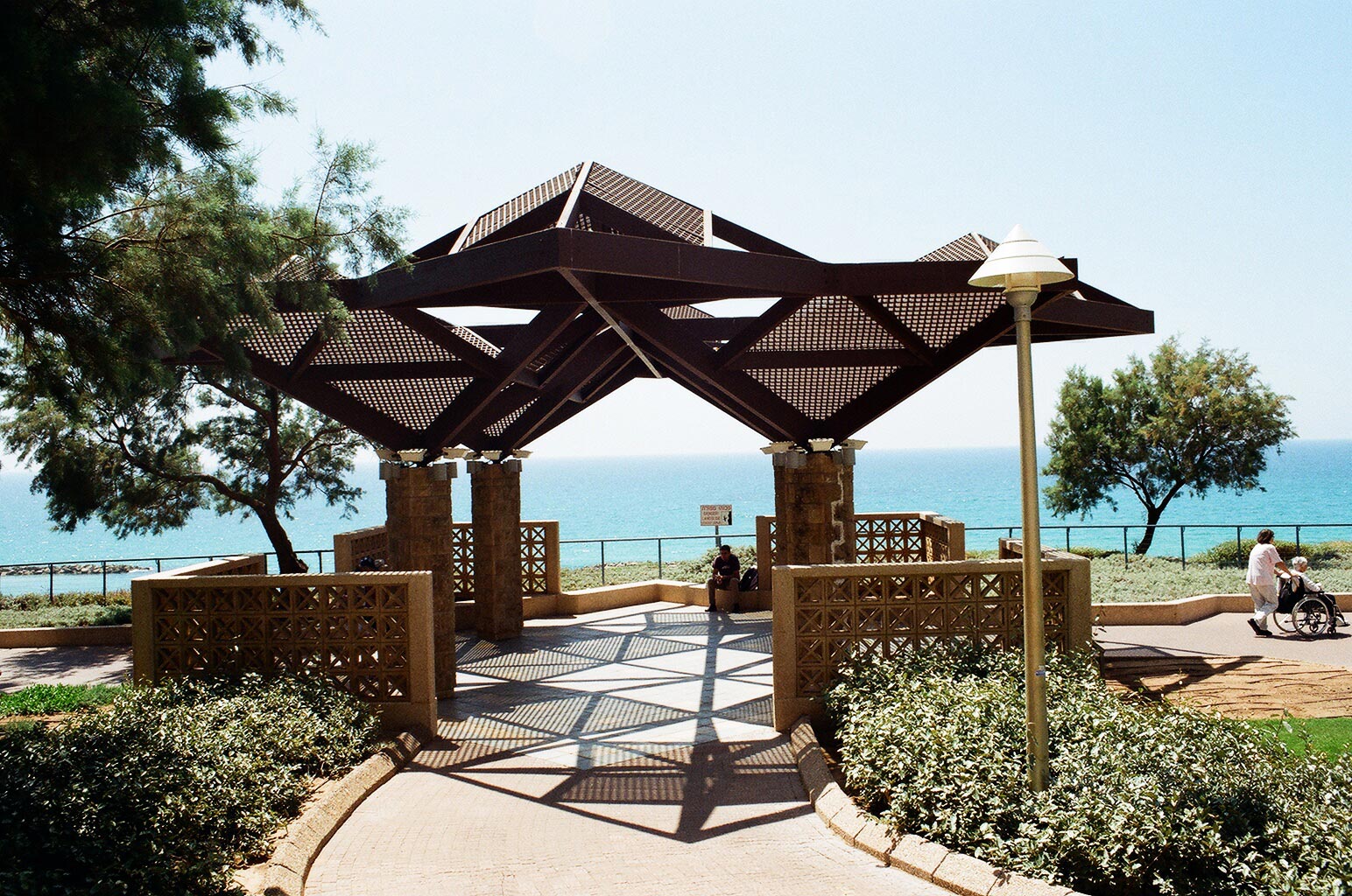 טיילת בנתניה