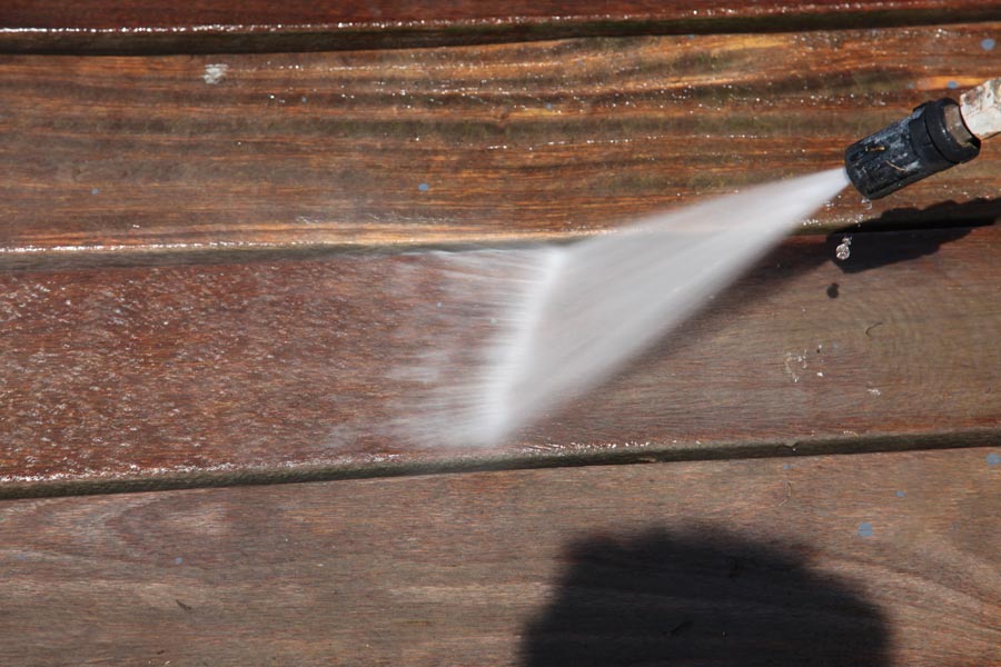 ניקוי דק בפארק הירקון