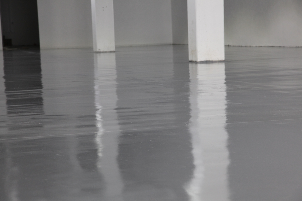 אפוקסי במתחם קניות מודיעין