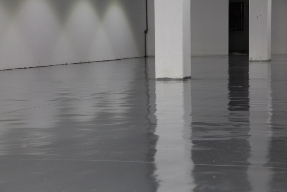 אפוקסי במתחם קניות מודיעין