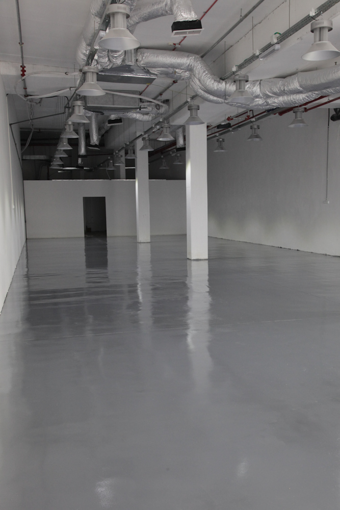 אפוקסי במתחם קניות מודיעין