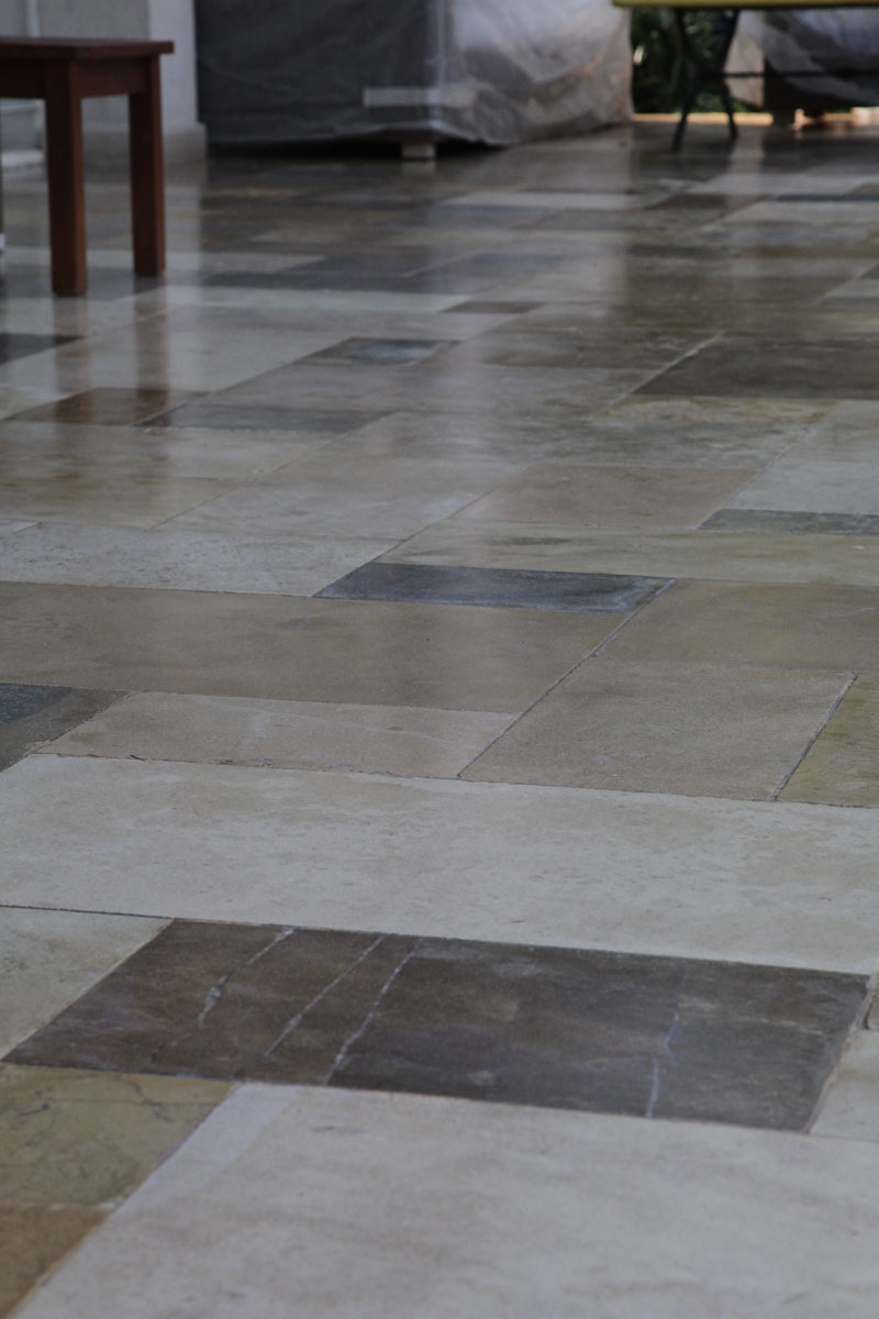 סילר על אבן בבית פרטי