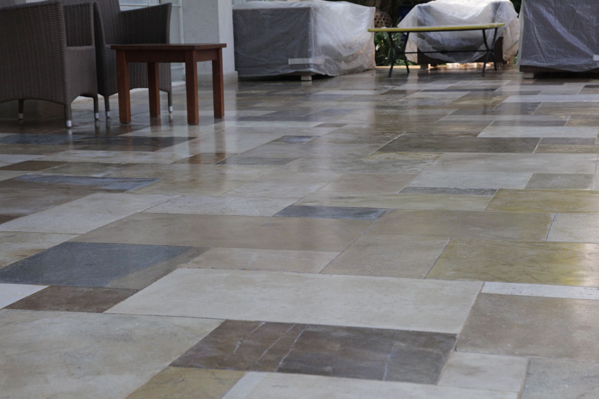 סילר על אבן בבית פרטי