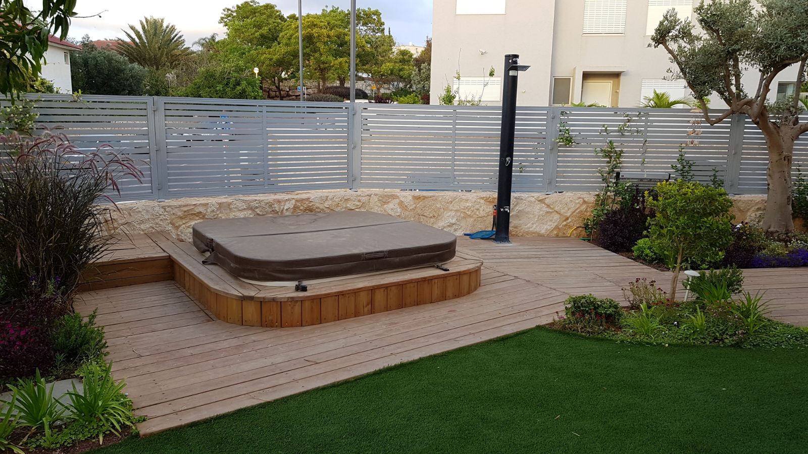 חידוש דק אורן - דקמן