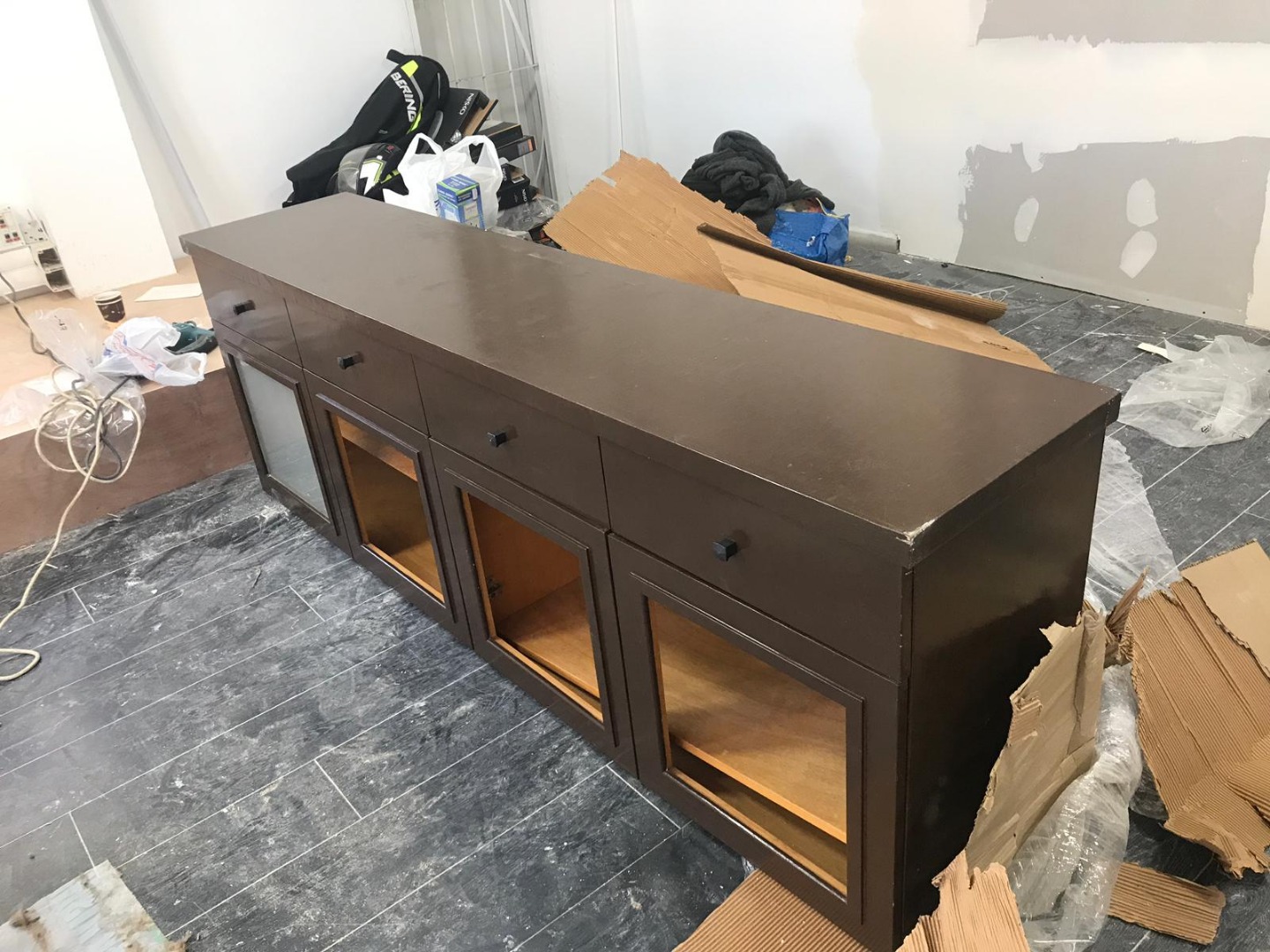 חידוש וצביעת רהיטים